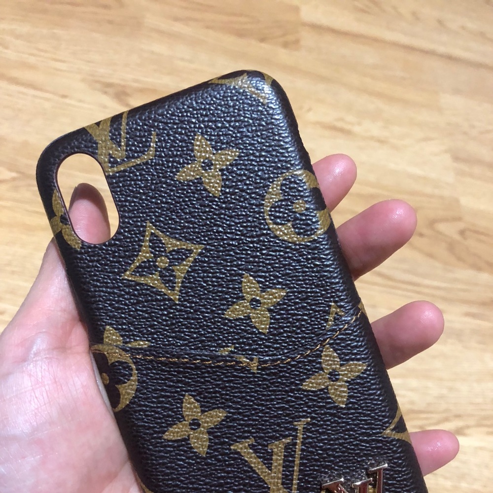 Case iphone X. Not authentic